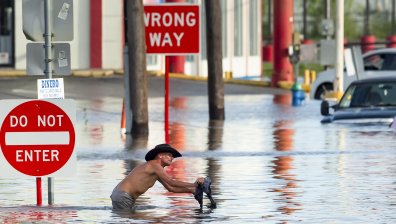 Наводнения в Тексас отнеха най-малко 10 живота