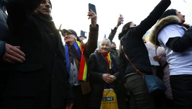 Протест срещу мерките в Румъния: "Свобода!&nbsp;Без маски!" (ВИДЕО)