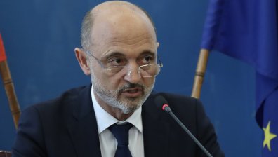 Министър Меджидиев: Обединихме се в усилието да предотвратим недостига на лекарства