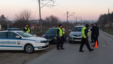 Затвориха част от Варна с КПП-та, МВР търси купувачи на гласове
