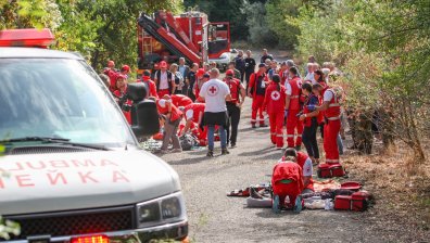 БЧК и пожарникари демонстрираха спасяване на множество пострадали след бедствия