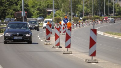 Фандъкова инспектира ремонта на бул. "България"