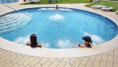 Събота ни носи топло време и високи температури, но и дъжд на места