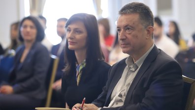 Конституциониият съд образува дело срещу предоставянето на оръжия на Украйна