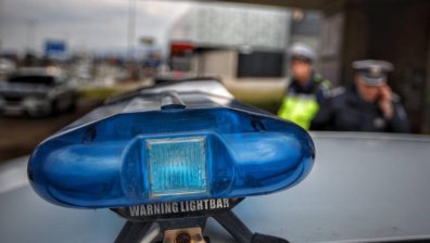 Задържаха мигранти край Мездра, качили се върху ТИР в Кресненското дефиле