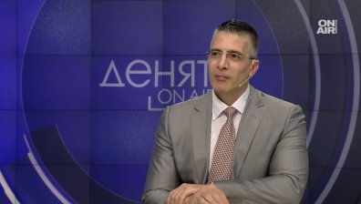 Икономист: Продължава се политиката за даване пари на всички, притиска се бизнесът