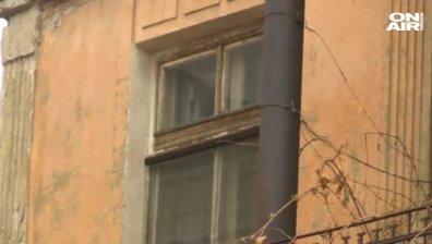 Пенсионер удуши 40-годишна жена със сезал