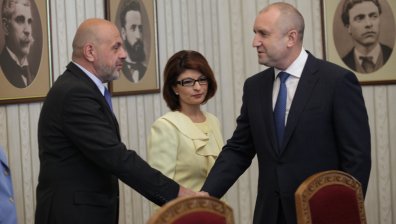 ГЕРБ ще търси решения за справяне с кризите, но не вижда формула за кабинет