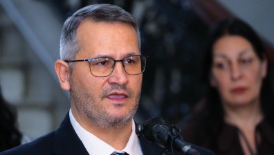 Министър Христанов за опита на депутати да влязат в кабинета му: "Недопустимо е"