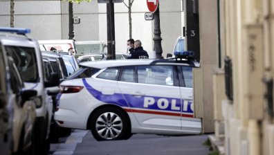 Терор във Франция: Тунизиец уби полицайка, крещял "Аллах Акбар" (ВИДЕО)