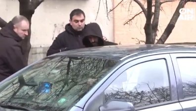 Операция "Хавала": Закопчаха организатори на канали за мигранти по "Балканския път"