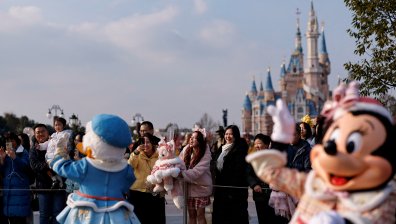 Свръхмодерен "Дисниленд" отваря врати в Абу Даби