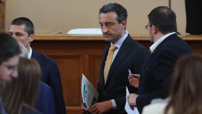 Лорер: Споразумение няма, липсват важни изречения за службите и прокуратурата