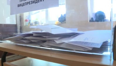 Отваря ли се бюлетината при пускането ѝ в урната?