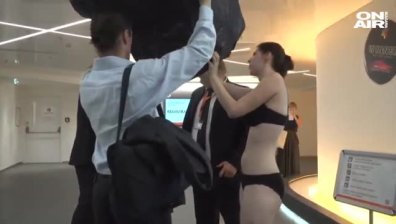 Активисти на Greenpeace саботираха събрание на ЧЕЗ