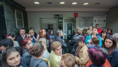 Предадоха изборните протоколи от София-област след убийствено чакане