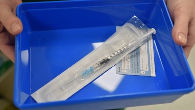 Прогноза: Най-рано след 2 месеца започва масовата ваксинация у нас