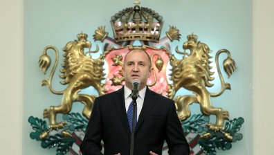 Радев 4 години на "Дондуков" 2: Вето на властта и подкрепа на протестите