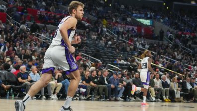 Александър Везенков без нито една точка при загуба на "Сакраменто"