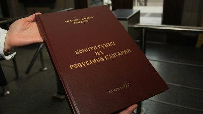 Ще нарушат ли депутатите закона, ако заседават дистанционно?