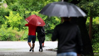 Жълт код за валежи с гръмотевици в 8 области в страната