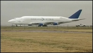 Boeing Dreamlifter кацна на грешно летище в Канзас вместо на военното