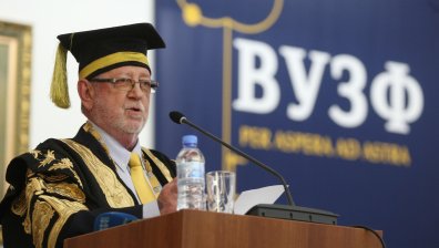 Ректорът на ВУЗФ към випуск 2020: Пожелавам Ви да достигнете звездите