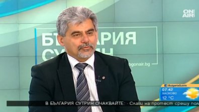 Каракачанов се захваща с военна реформа и връщане на казармата