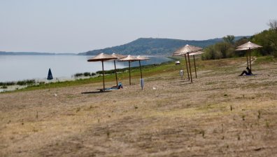 Кораб заседна край Русе заради ниското ниво на Дунав