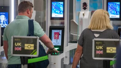 Туристическите пътувания на българите: Разходите в чужбина са над два пъти по-високи