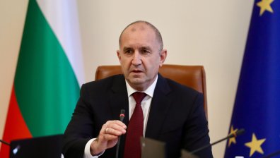 Радев: Иран разбира, че американските самолети у нас не са за бойни мисии