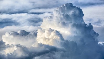 Очаква ни променлива облачност, а на места - дъжд