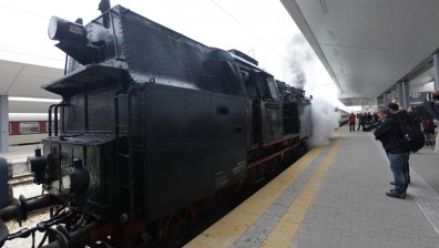 Ретро изживяване: "Баба Меца" отново на релсите