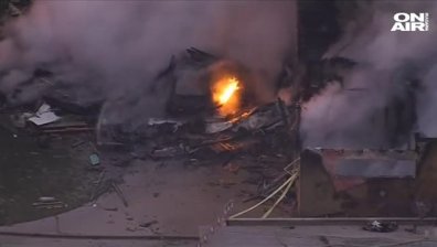 Самолет се вряза в две къщи в САЩ и погуби трима души