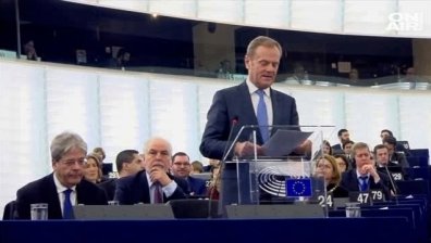 Доналд Туск: Политиката на ЕК за бежанците е неефективна!