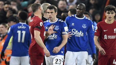 Глобиха "Ливърпул" и "Евъртън" след екшъна на "Анфийлд"