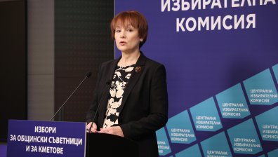 Спряха машинното гласуване в 20 секции, дъщеря скъса бюлетината на майка си заради "грешно" гласуване