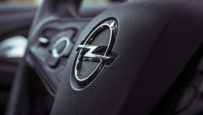 Opel прехвърля производството на ванове в завода си в Полша