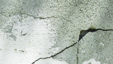 Сигнал за пукнатини по сграда в "Слатина" заради строителството на метрото