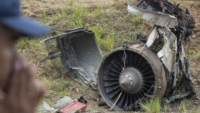 Няма оцелели при самолетната катастрофа с десетки души на борда
