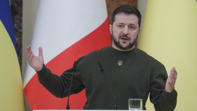 Зеленски: Удържаме позициите си в Донецк и Луганск, разменихме духовник за 28 войници