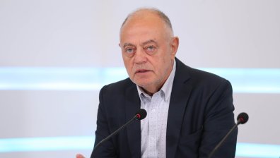 Атанас Атанасов: Вотът на недоверие е опит да ни спънат по пътя към Еврозоната