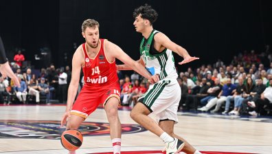 "Олимпиакос" и Александър Везенков изравниха серията срещу "Панатинайкос"