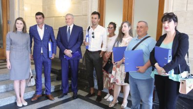 СДС внася в ЦИК документите си за регистрация на местния вот