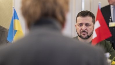 Зеленски пристигна в Давос и ще търси още подкрепа, Денков каца във вторник