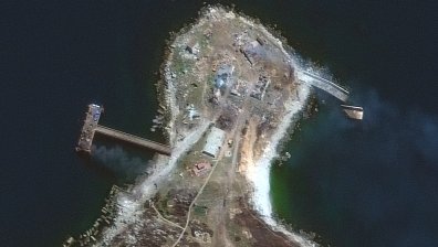 Флагът на Украйна се развя над Змийския остров в Черно море (+ВИДЕО)
