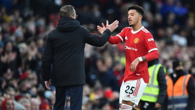 Колеблив, но успешен дебют за Рангник в "Юнайтед"