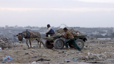 Ориз, брашно, консерви: Великобритания достави хуманитарна помощ за Газа