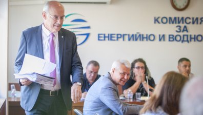 КЕВР обсъжда присъединяване на производители и клиенти към разпределителните ел. мрежи