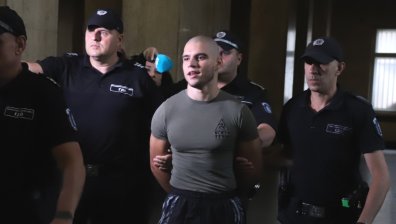 Съдът решава дали да върне в ареста прокурорския син от Перник